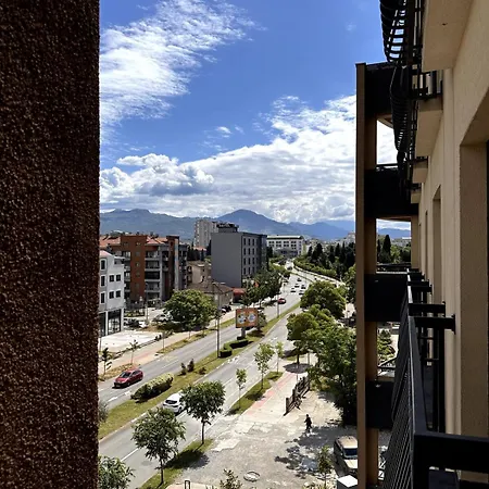 Cozy & Chic Downtown Апартаменты