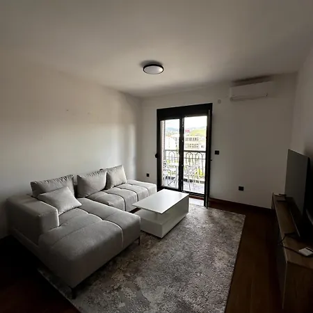 Апартаменты Cozy & Chic Downtown Подгорица